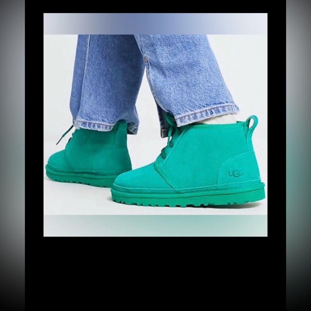 UGG Neumel Suede Chukka Boots Wool Lined S/N 1094269 in emerald green size 6